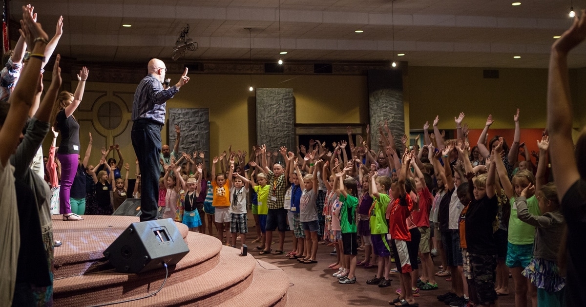 Chris Beatty teaching kids to sing